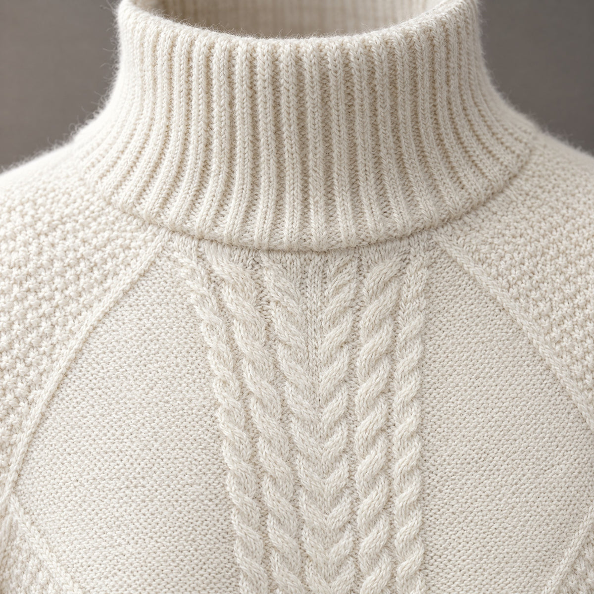 Tabitha | Turtleneck Knit Sweater – DETAIL