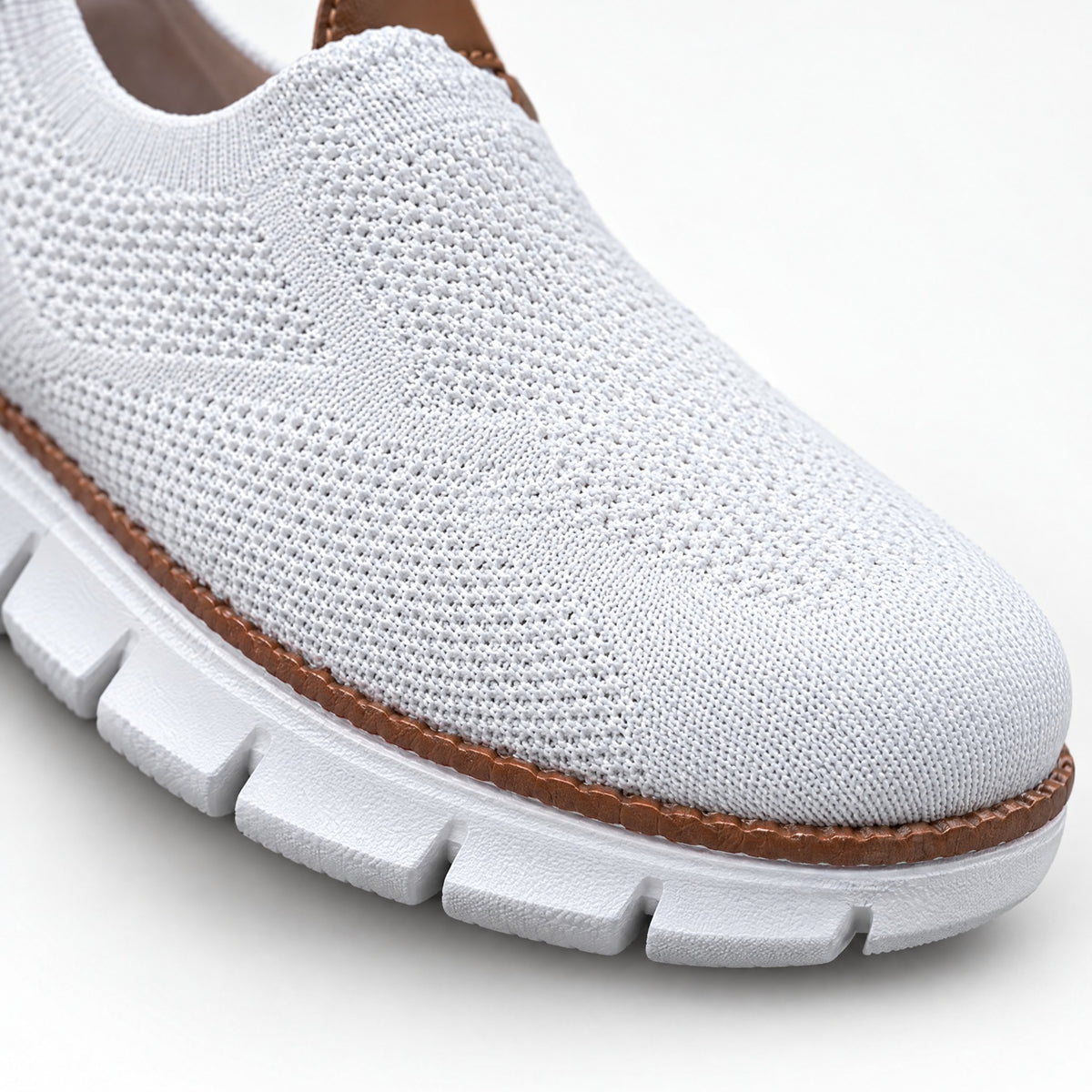 Walter | Wide-Toe Anti-Slip Walking Shoes – DETAIL