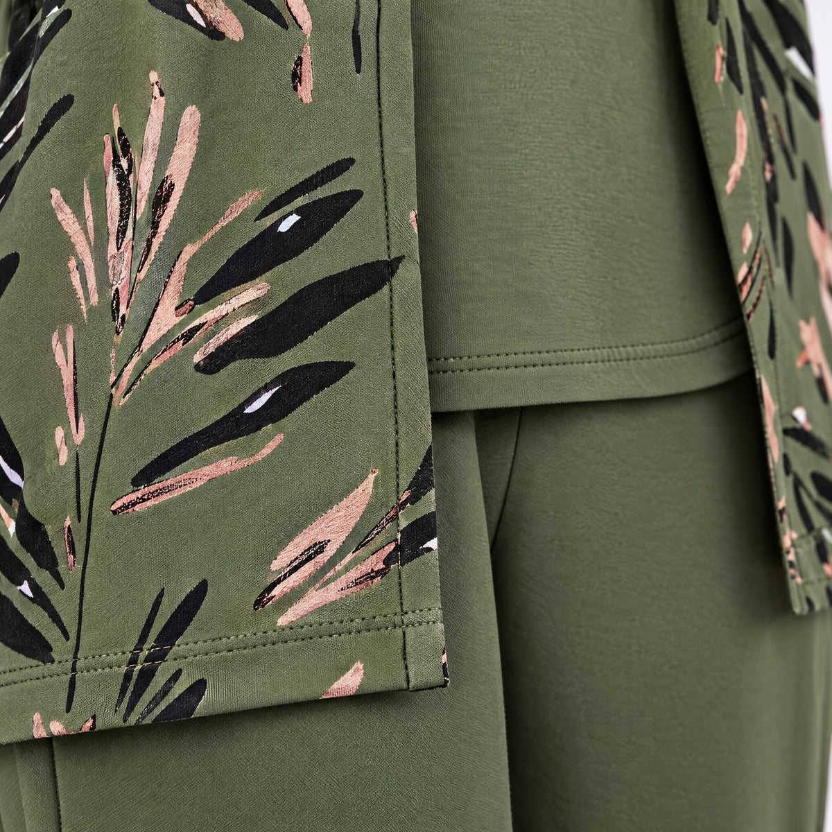 Rosalind | Three-Piece Cardigan, Top and Wide-Leg Trouser Set – DETAIL
